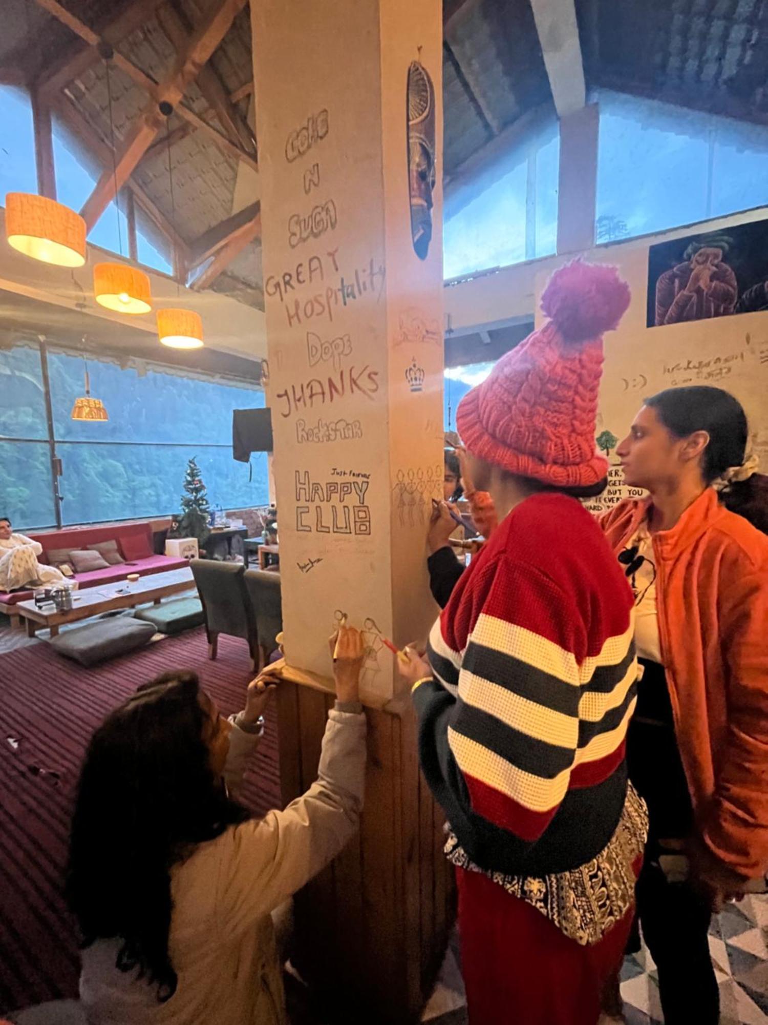 Thepahadians Food & Stay Jibhi エクステリア 写真